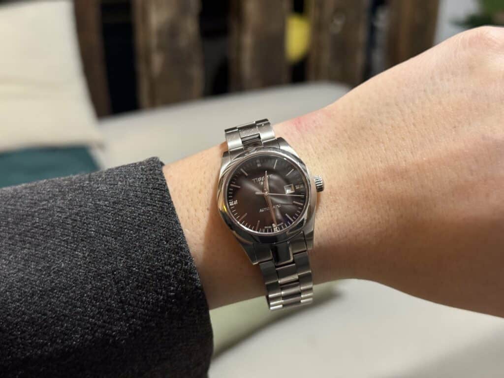 porter sa montre a gauche