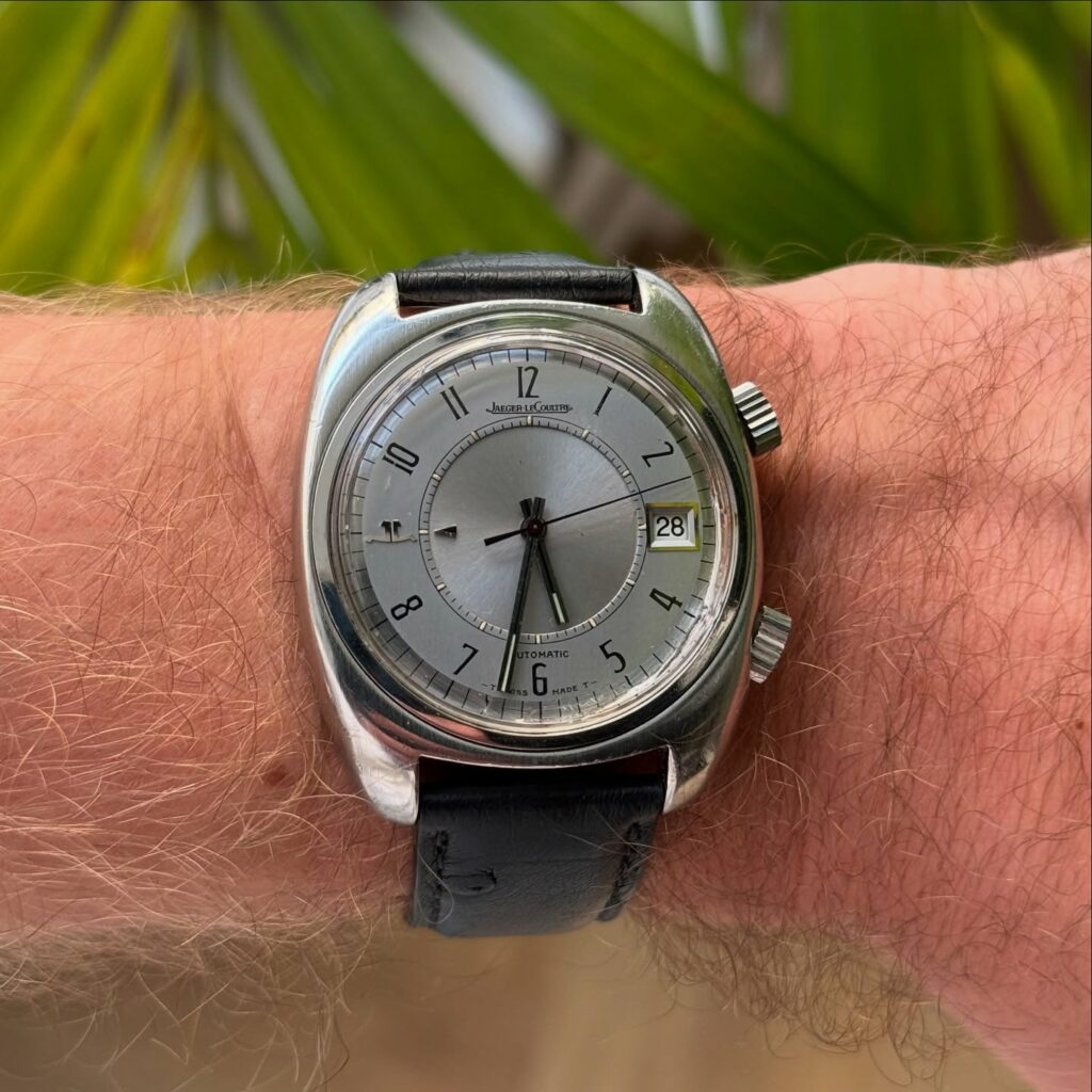 Instagram post from laminuteperpetuelle. This post is in position 3.
