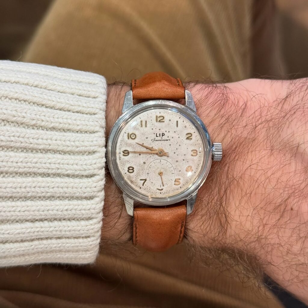 Instagram post from laminuteperpetuelle. This post is in position 2.
